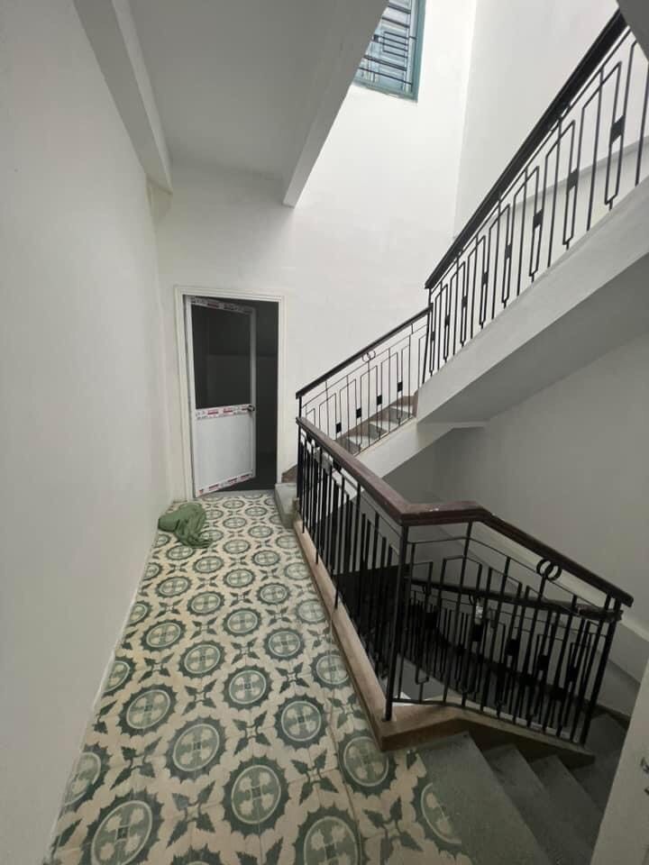 Cho thuê nhà nguyên căn MTĐ Đặng Văn Ngữ p13, quận Phú Nhuận.